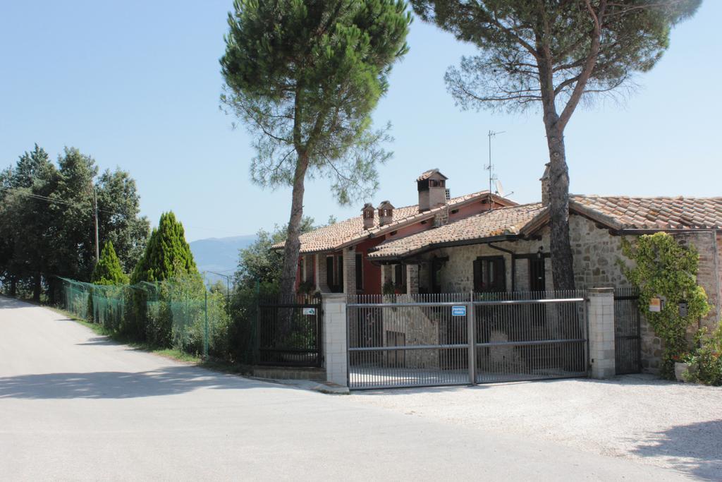 Societa Agricola F.Lli Angelucci Villa Cannara Exterior photo